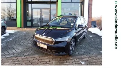 Schwarz (black magic) Gebraucht 2021 Skoda Enyaq iV Loft SUV | 25.890 € (Fairer Preis)