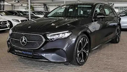 Gebraucht Mercedes E300 Avantgarde 197 PS (144 kW) 2024 Kombi