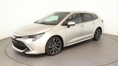 Używany Toyota Corolla Lounge 184 KM (135 kW) 2020 Srebrny Sedan/Limuzyna