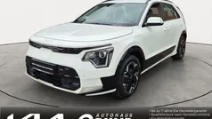(ud) schneeweiss Gebraucht 2023 Kia e-Niro 4 SUV | 25.490 € (Fairer Preis)