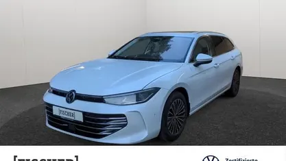Weiss Gebraucht 2024 VW Passat Elegance Kombi | 43.440 € (Fairer Preis)