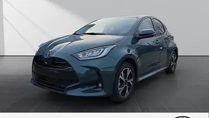 Neu Toyota Yaris Hybrid Comfort 117 PS (86 kW) 2025 Grau Kleinwagen