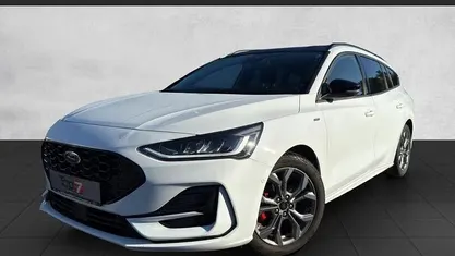 Weiss Gebraucht 2023 Ford Focus ST-Line Kombi | 25.350 € (Fairer Preis)