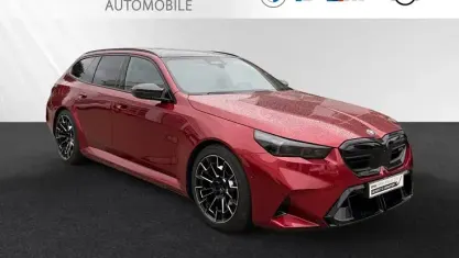 Gebraucht BMW M5 Performance 727 PS (534 kW) 2025 Fire red metallic Kombi
