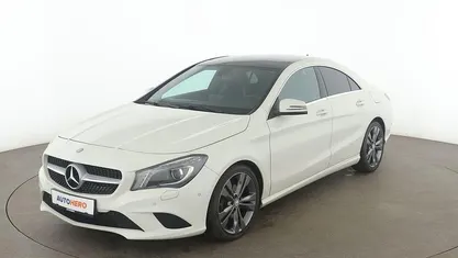 Weiß Gebraucht 2016 Mercedes CLA180 Urban Limousine | 18.770 € (Fairer Preis)