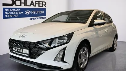 Gebraucht Hyundai i20 Select 101 PS (74 kW) 2025 Weiß Kleinwagen