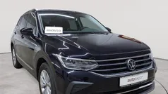 Deep black perleffekt Gebraucht 2022 VW Tiguan Life SUV | 24.990 € (Fairer Preis)