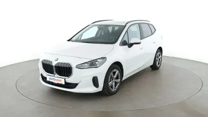 Gebraucht BMW 220 Active Tourer 170 PS (125 kW) 2023 Weiß Van / Kleinbus