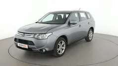 Grau Gebraucht 2015 Mitsubishi Outlander Classic Collection SUV | 12.500 € (Fairer Preis)