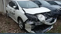 Weiß Gebraucht 2023 Nissan Leaf Tekna Kleinwagen | 9.979 €