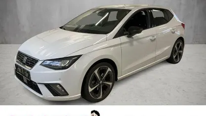 Weiss Gebraucht 2024 Seat Ibiza FR Limousine | 20.777 € (Fairer Preis)