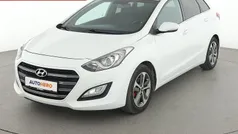 Weiß Gebraucht 2016 Hyundai i30 Trend Limousine | 11.250 € (Fairer Preis)