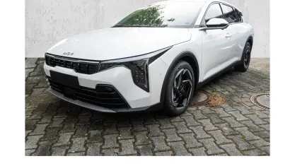 Neu Kia K4 Spirit 150 PS (110 kW) 2026 Weiß Limousine