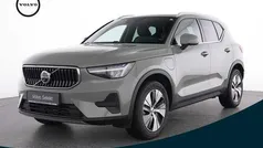Grün sage green / metallic Gebraucht 2022 Volvo XC40 Core SUV | 29.990 € (Fairer Preis)