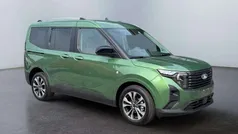 Bursting green metallic Neu 2025 Ford Tourneo Courier Titanium Van / Kleinbus | 27.510 € (Fairer Preis)