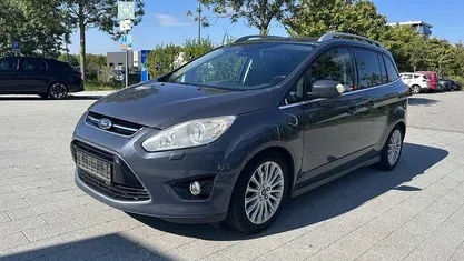 Grau Gebraucht 2013 Ford Grand C-Max Titanium Van / Kleinbus | 5.150 € (Superpreis)