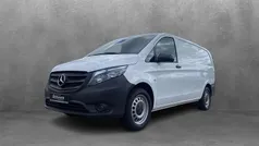 Weiß Gebraucht 2023 Mercedes Vito Van / Kleinbus | 37.799 € (Fairer Preis)