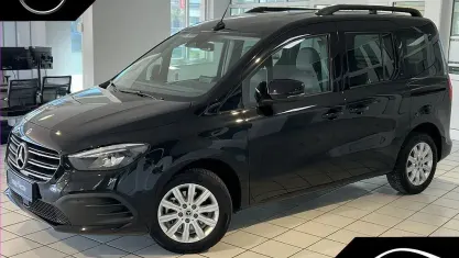 Gebraucht Mercedes T180 Progressive 131 PS (96 kW) 2025 Schwarz Van / Kleinbus