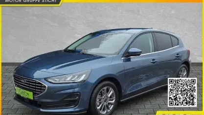 Gebraucht Ford Focus Titanium 125 PS (91 kW) 2024 Chrome blue metallic Limousine