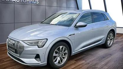 Gebraucht Audi e-tron Advanced Plus 300 kW (408 PS) 2022 Silber SUV