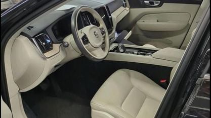 Gebraucht Volvo XC60 Core 197 PS (144 kW) 2023 Schwarz SUV