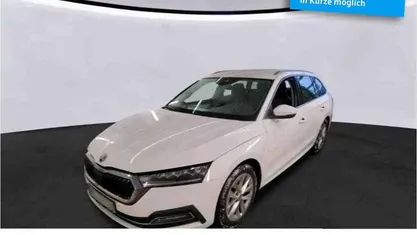 Candyweiß Gebraucht 2020 Skoda Octavia First Edition Kombi | 17.890 € (Etwas zu teuer)