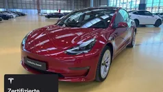 Rot Gebraucht 2021 Tesla Model 3 Long Range Limousine | 28.000 € (Teuer)