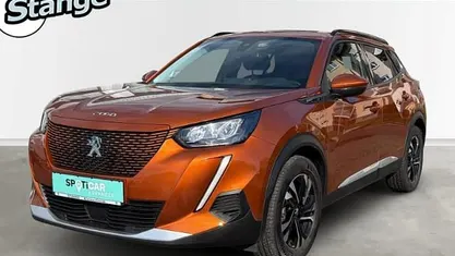 Gebraucht Peugeot e-2008 Allure 100 kW (136 PS) 2021 Orange SUV