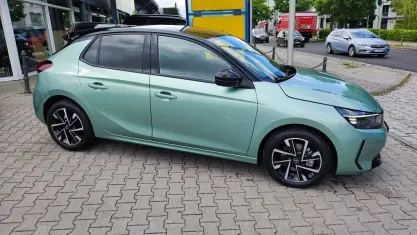 Neu Opel Corsa 101 PS (74 kW) 2026 Metallic) (gruen Kleinwagen