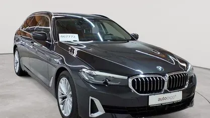 Gebraucht BMW 530 Luxury Line 286 PS (210 kW) 2022 Sophistograu brillanteffekt metallic Kombi