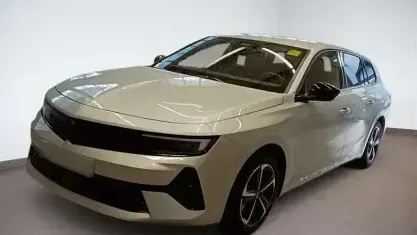 Gebraucht Opel Astra 131 PS (96 kW) 2024 Kristall silber met. Kleinwagen