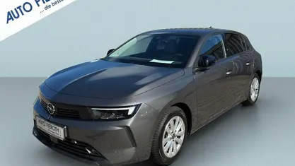 Vulkan grau metallic Gebraucht 2023 Opel Astra Elegance Limousine | 21.850 € (Fairer Preis)