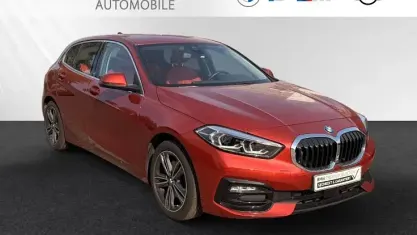 Gebraucht BMW 118 Sport Line 136 PS (100 kW) 2023 Orange Limousine
