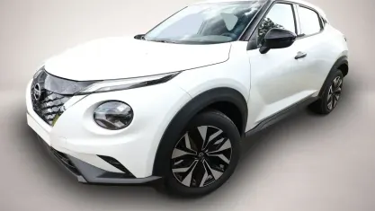 Neu Nissan Juke Acenta 143 PS (105 kW) 2025 Weiß SUV
