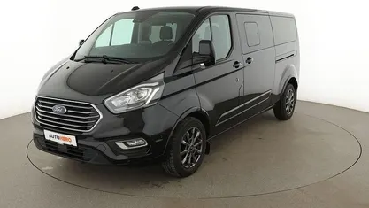 Second-hand Ford Tourneo Titanium 131 CP (96 kW) 2022 Negru Monovolum