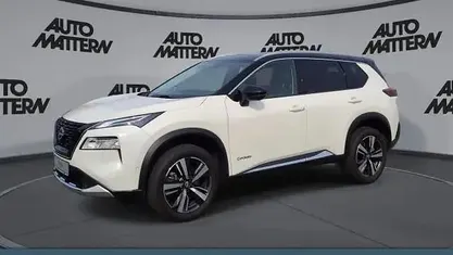 Pearl white/black Gebraucht 2024 Nissan X-Trail Tekna SUV | 36.979 € (Fairer Preis)