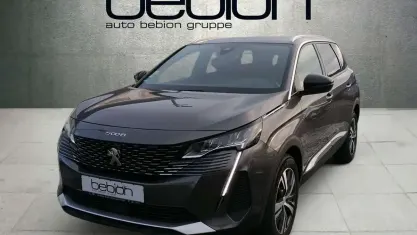 Gebraucht Peugeot 5008 Allure 131 PS (96 kW) 2024 Grau SUV