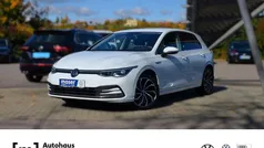 Pure white Gebraucht 2020 VW Golf VIII Style Limousine | 22.890 € (Fairer Preis)