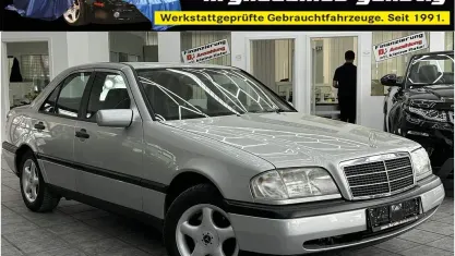 Käytetty Mercedes C200 136 HP (100 kW) 1995 Hopea Sedan