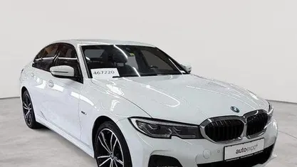 Gebraucht BMW 320e M Sport 163 PS (119 kW) 2022 Alpinweiß Limousine