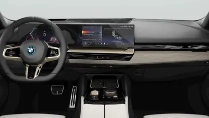 Usata BMW i5 M Sport 289 kW (394 CV) 2025 Rosso Berlina