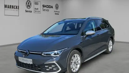 Gebraucht VW Golf Alltrack 200 PS (147 kW) 2022 Uranograu Kombi