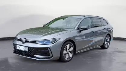 Gebraucht VW Passat R-line 193 PS (141 kW) 2025 Grau Kombi