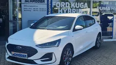 Frostweiß Gebraucht 2023 Ford Focus ST-Line Limousine | 24.490 € (Fairer Preis)