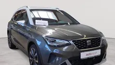 Cliff grau metallic / dach weiß Gebraucht 2024 Seat Arona Xperience SUV | 22.390 € (Superpreis)