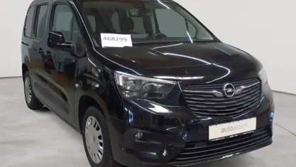 Gebraucht Opel Combo Life Elegance 131 PS (96 kW) 2023 Karbon schwarz metallic Van / Kleinbus