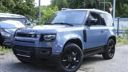 Gebraucht Land Rover Defender SE Dynamic 300 PS (220 kW) 2023 Blau SUV