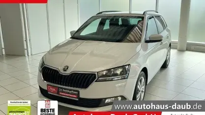 Gebraucht Skoda Fabia Ambition 95 PS (69 kW) 2022 Moonweiss metallic Kleinwagen