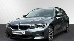 Grau Gebraucht 2022 BMW 320 Advantage Kombi | 29.990 € (Fairer Preis)