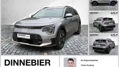 Grau (metallic) Gebraucht 2024 Kia e-Niro Inspiration SUV | 32.795 € (Superpreis)